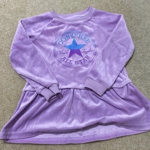 Girls converse sweater
